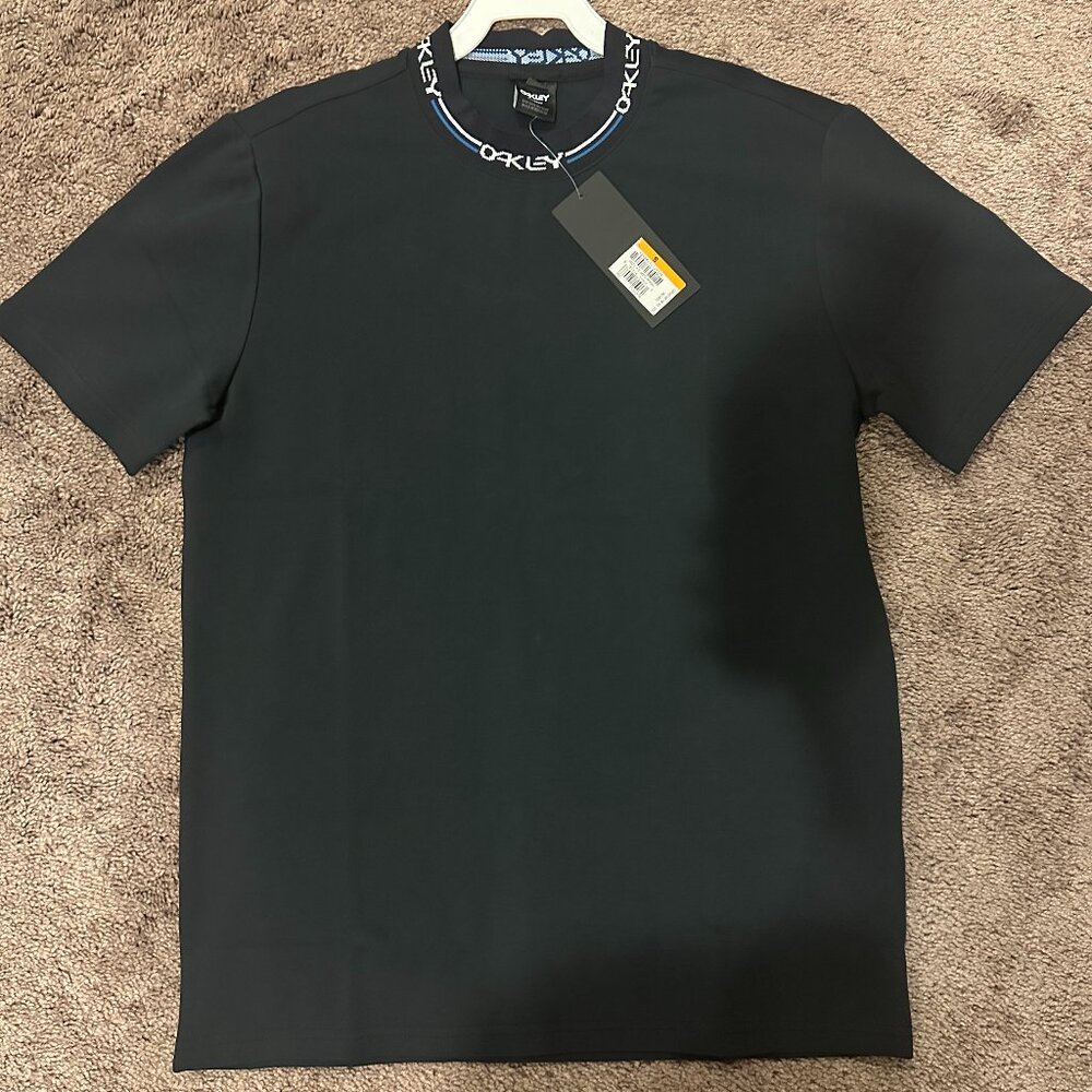 Brand New Oakley Black Performance T-Shirt – Men’s Size Small